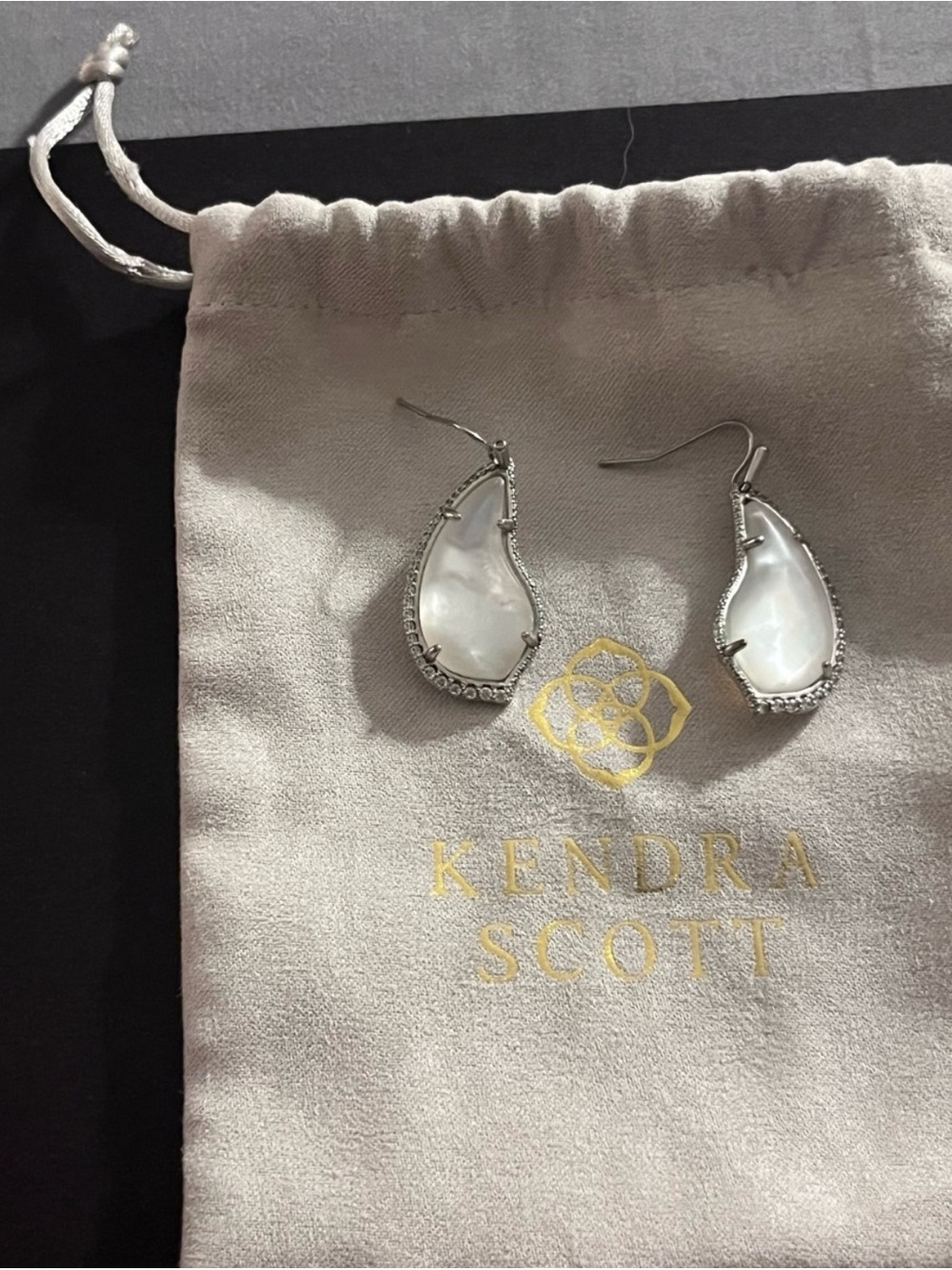 Kendra Scott White Mother-of-Pearl Teardrop Dangle Earrings